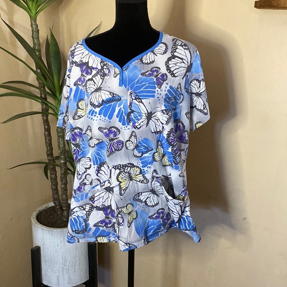 Vintage || Premire ||Nurses Scrubs Top 2x||coulorful butterfly’s all over - Picture 1 of 4